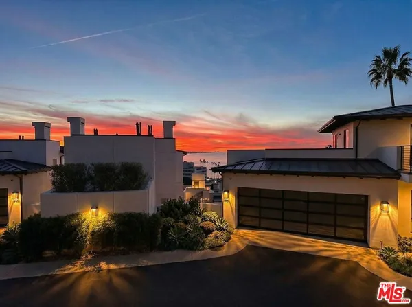 $24,000 | 17328 Tramonto Drive, Unit 206, Pacific Palisades, CA 90272