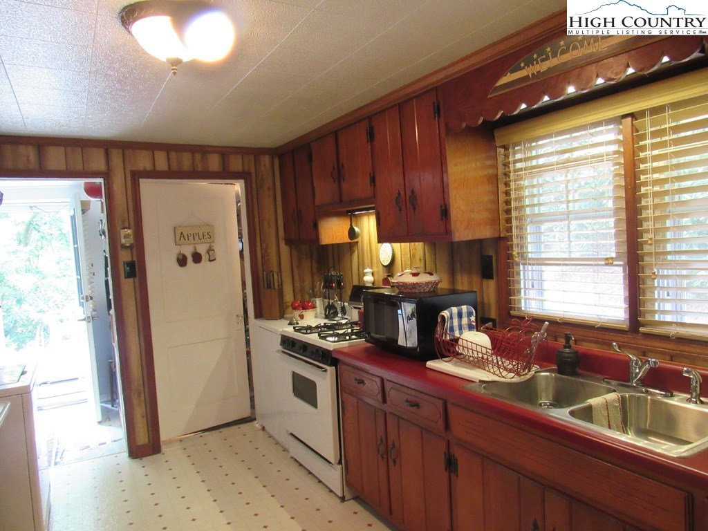 423 Big Laurel Road Creston, NC 28615 - Photo 20 of 49 Gallery Image 20