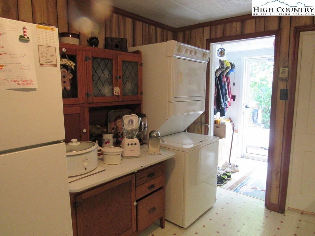 423 Big Laurel Road Creston, NC 28615 - Photo 21 of 49 Gallery Image 21