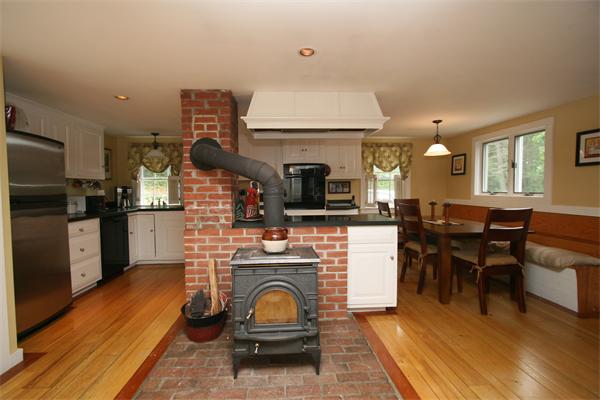 91 Maple Street Scituate, MA 02066 - Photo 6 of 19 Gallery Image 6