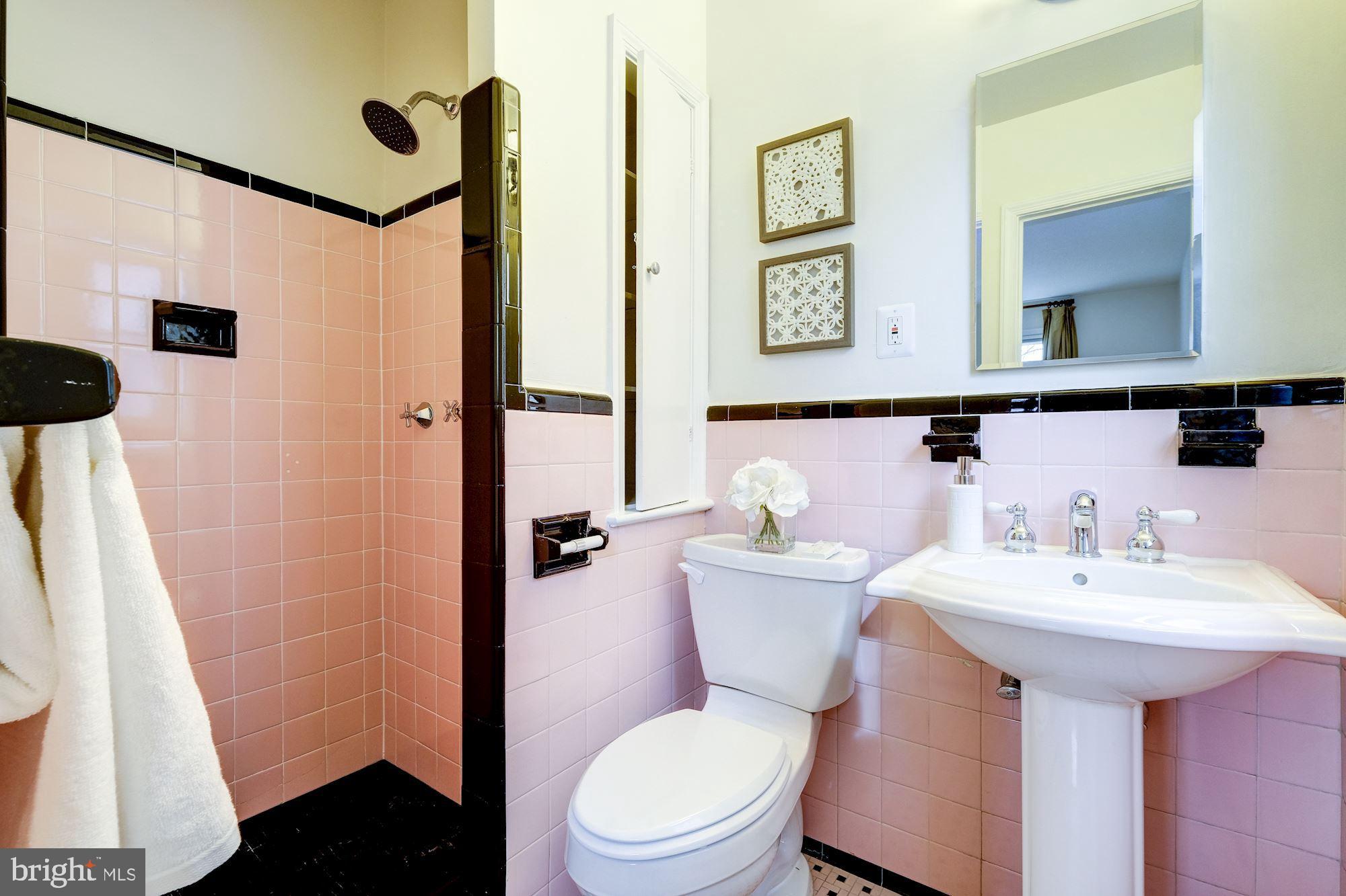 3121 Military Road Northwest Washington, DC 20015 - Photo 19 of 45 En Suite Full Bath