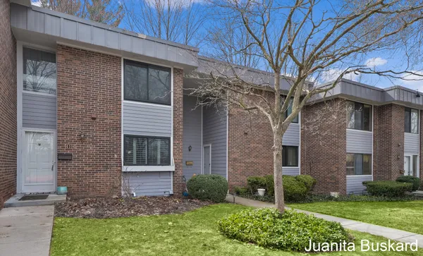 $250,000 | 4106 North Norway Street Southeast, Kentwood, MI 49546