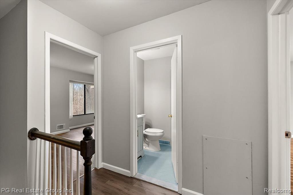 1432 Oakbrook Rochester Hills Rochester, MI 48307 - Photo 17 of 34