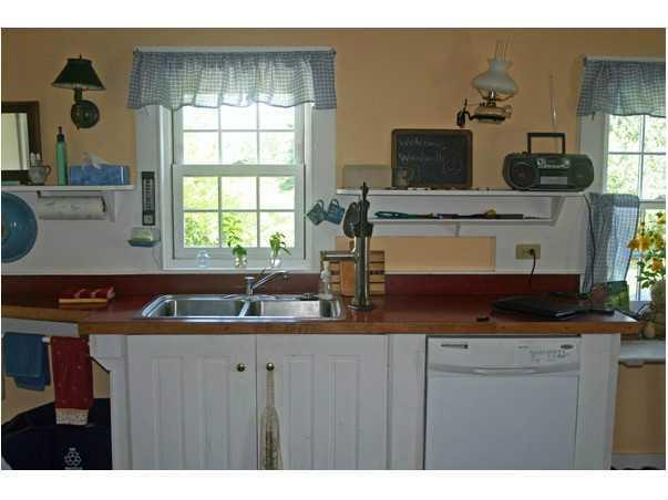 305 Range Road Blue Hill, ME 04614 - Photo 14 of 34 Kitchen. Main House