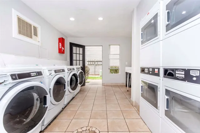 $837 | 201 Dixie Drive, Clute, TX 77531