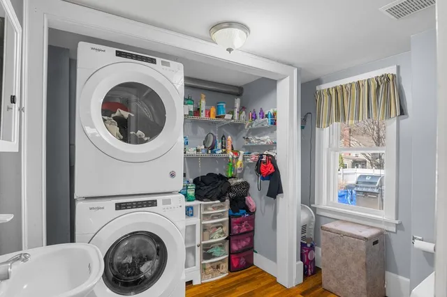 a view of livingroom with washer and dryer