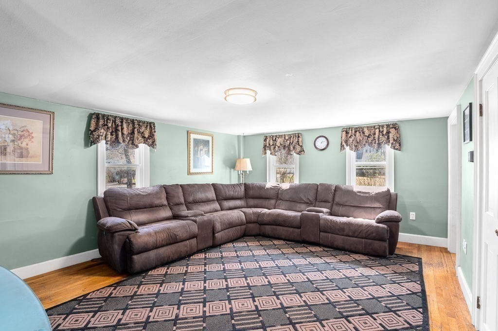 231 West Main Street Georgetown, MA 01833 - Photo 8 of 29