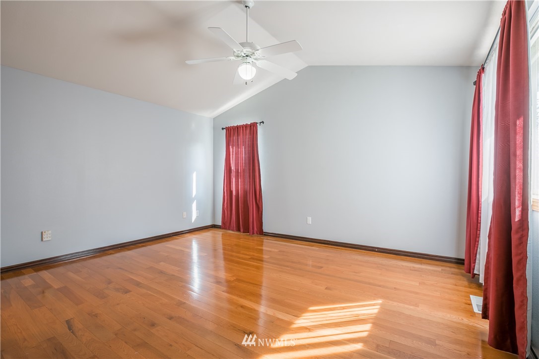 18824 19th Drive Southeast Bothell, WA 98012 - Photo 17 of 25 Gallery Image 17