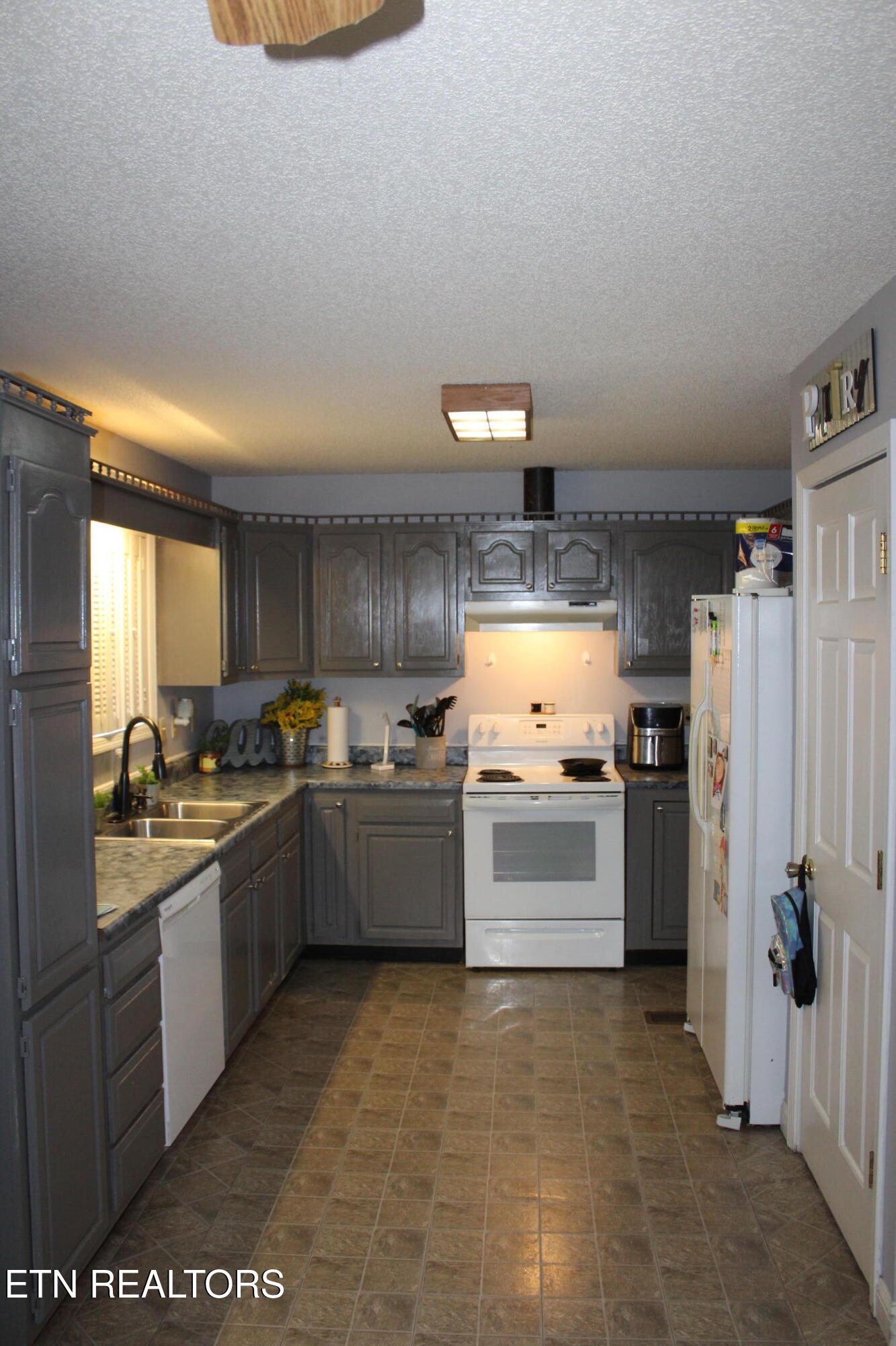 203 Rugby Avenue Jamestown, TN 38556 - Photo 33 of 42 IMG_0239