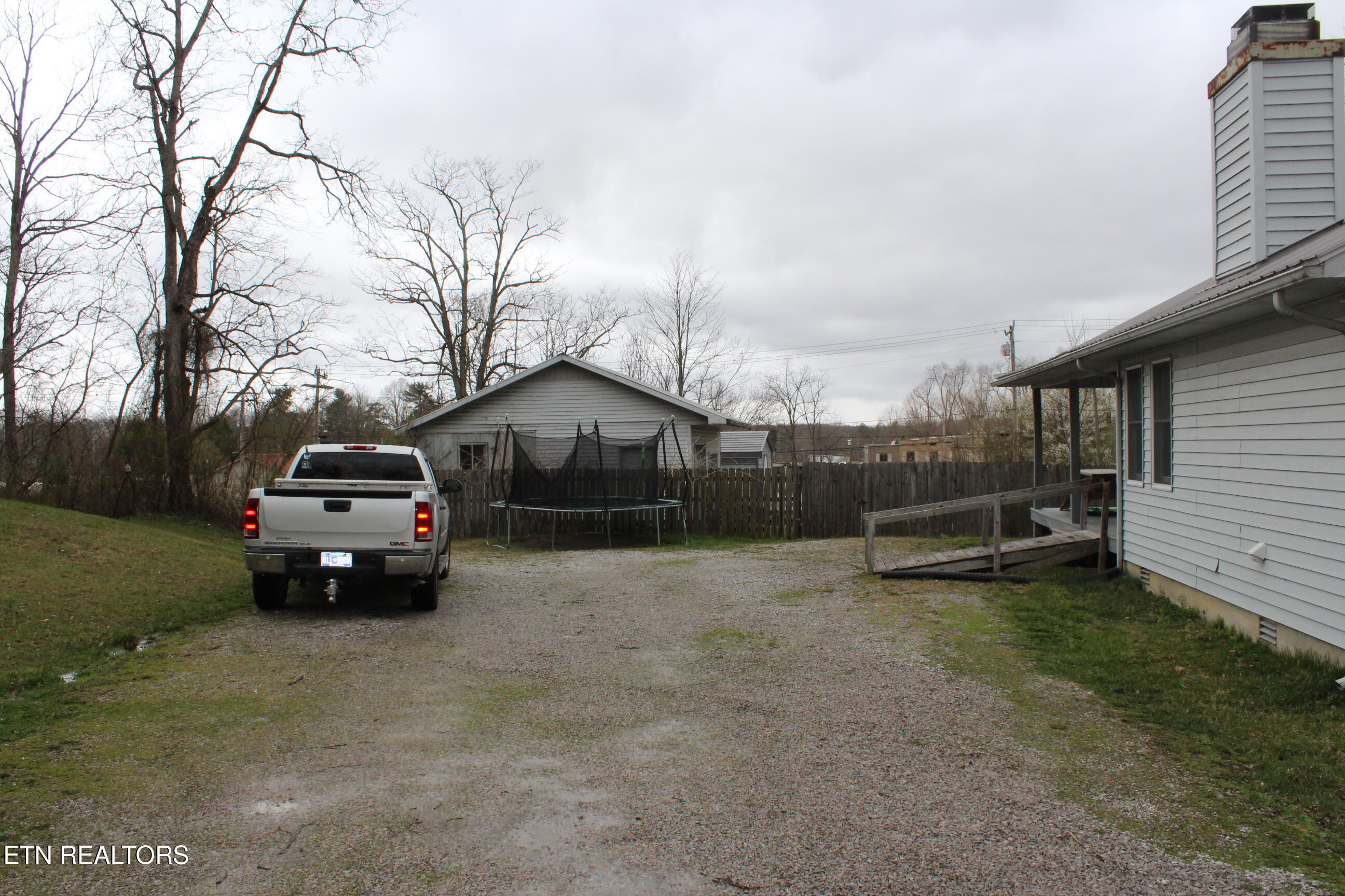 203 Rugby Avenue Jamestown, TN 38556 - Photo 7 of 42 IMG_0213