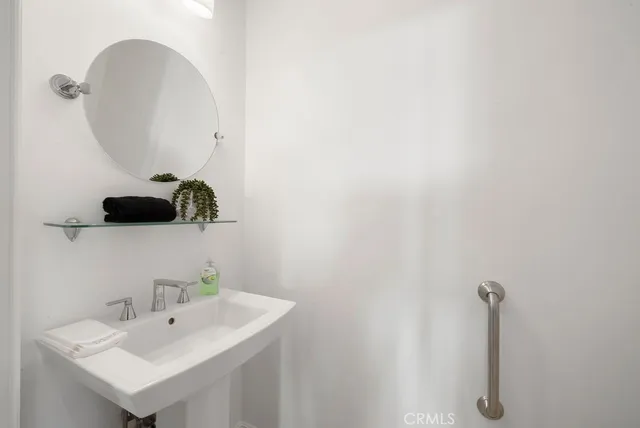 $3,150,000 | 703 Avenida Presidio, San Clemente, CA 92672