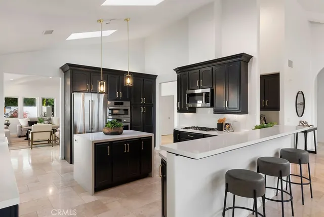 $3,150,000 | 703 Avenida Presidio, San Clemente, CA 92672