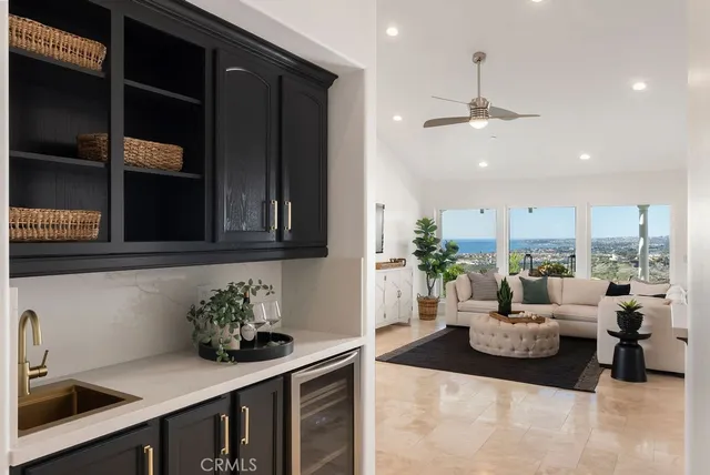 $3,150,000 | 703 Avenida Presidio, San Clemente, CA 92672