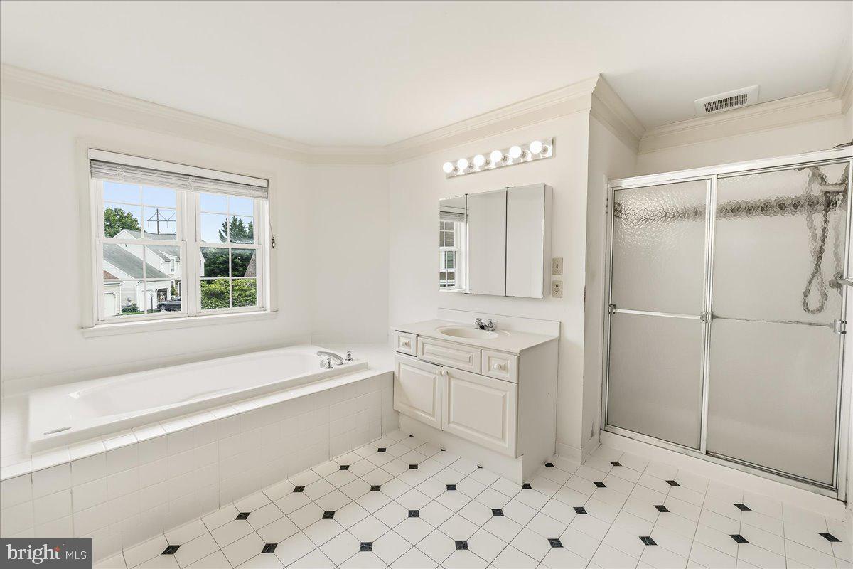2549-2549 Bear Den Road Frederick, MD 21701 - Photo 34 of 84 Master Bathroom