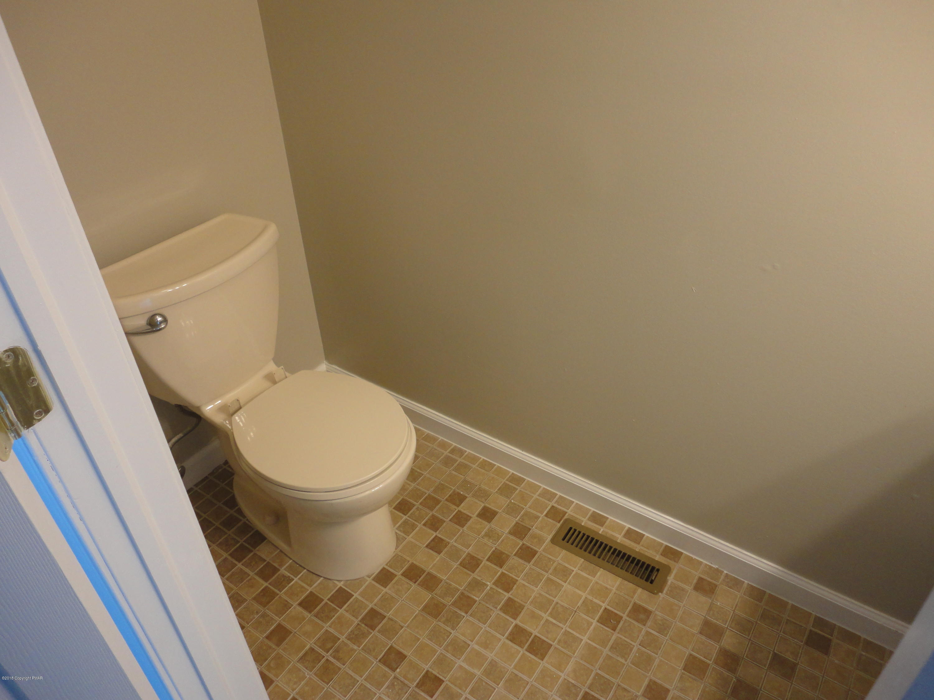 128 Gap View Circle Bushkill, PA 18324 - Photo 17 of 39 Half bath view 2