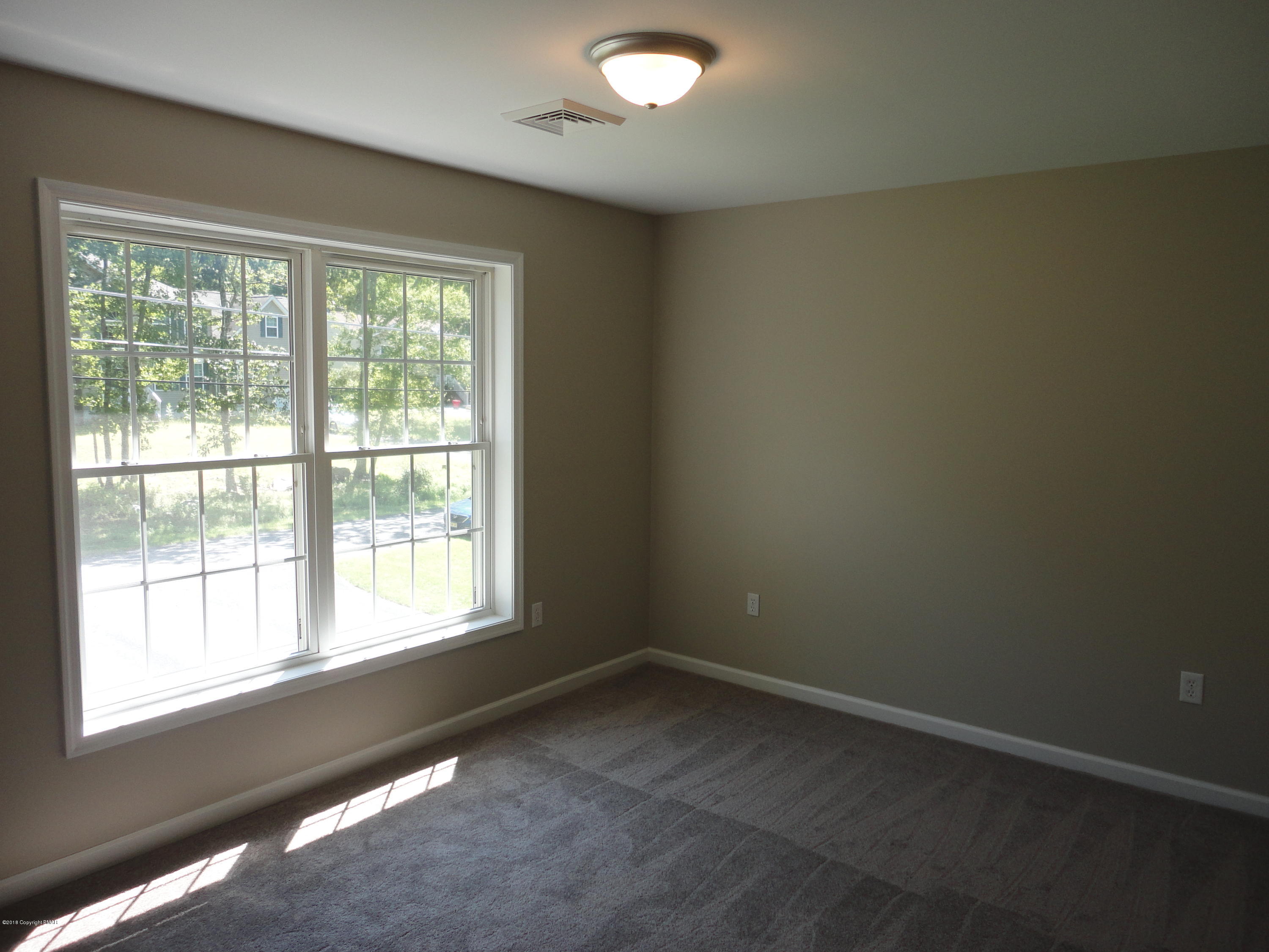 128 Gap View Circle Bushkill, PA 18324 - Photo 20 of 39 Bedroom 3