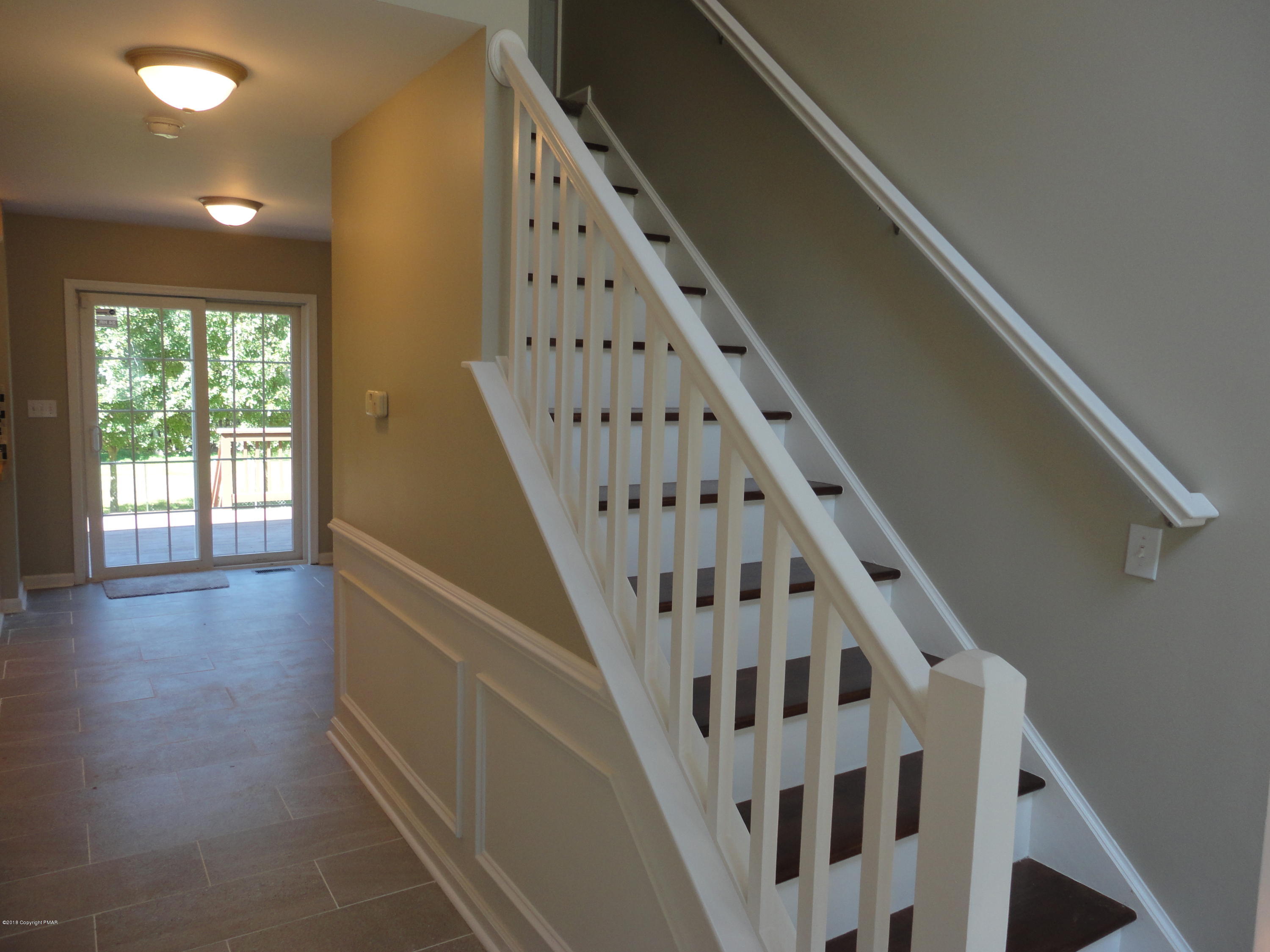 128 Gap View Circle Bushkill, PA 18324 - Photo 25 of 39 Foyer view 2