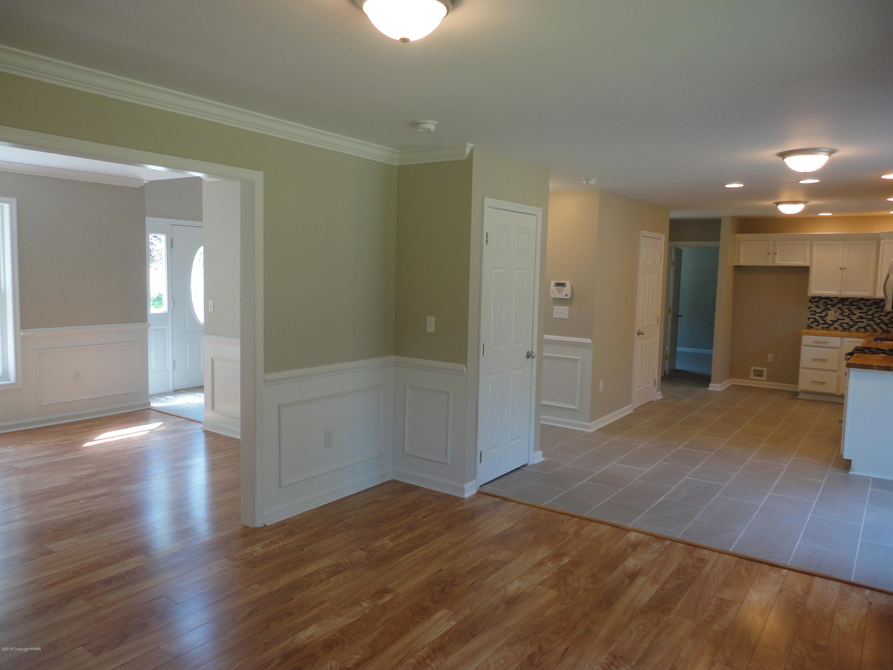 128 Gap View Circle Bushkill, PA 18324 - Photo 6 of 39 Family room