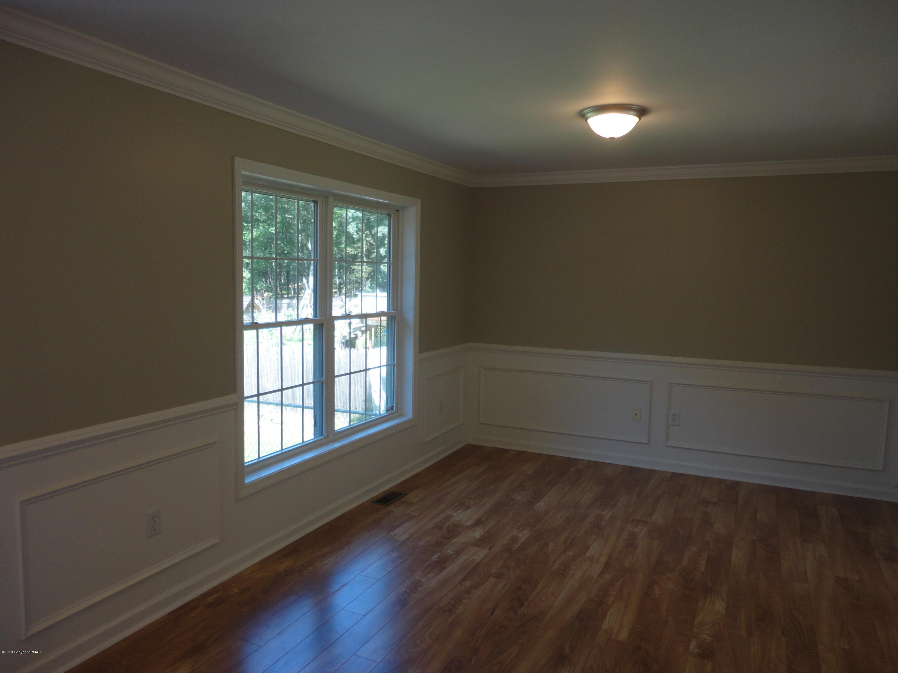 128 Gap View Circle Bushkill, PA 18324 - Photo 8 of 39 Family room view 2
