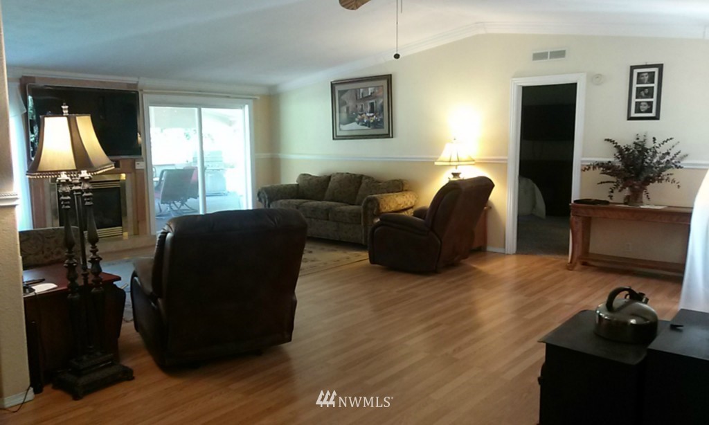 12315 Hubbard Road Southeast Rainier, WA 98576 - Photo 12 of 21 Gallery Image 12