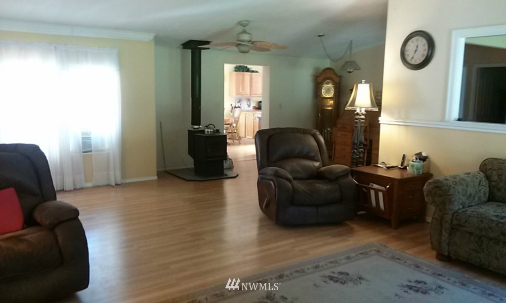 12315 Hubbard Road Southeast Rainier, WA 98576 - Photo 7 of 21 Gallery Image 7