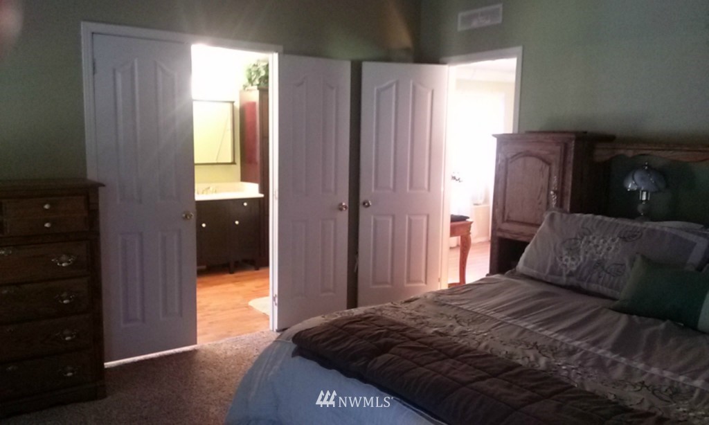 12315 Hubbard Road Southeast Rainier, WA 98576 - Photo 9 of 21 Gallery Image 9