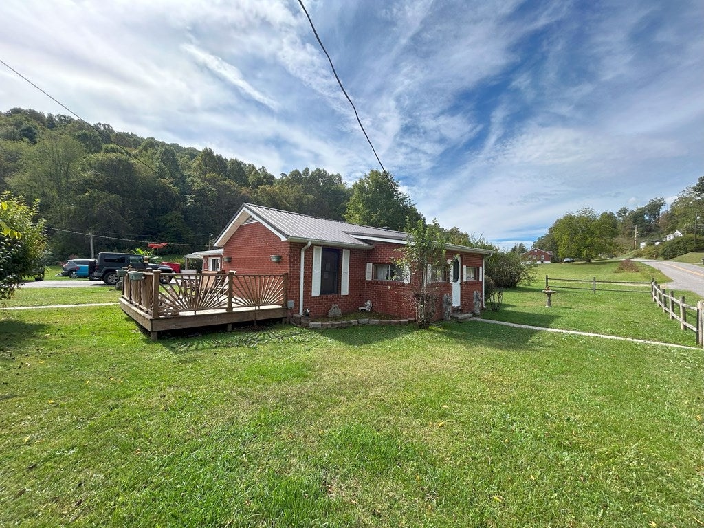 4352 Abbs Valley Road Bluefield, VA 24605 - Photo 2 of 17 Gallery Image 2