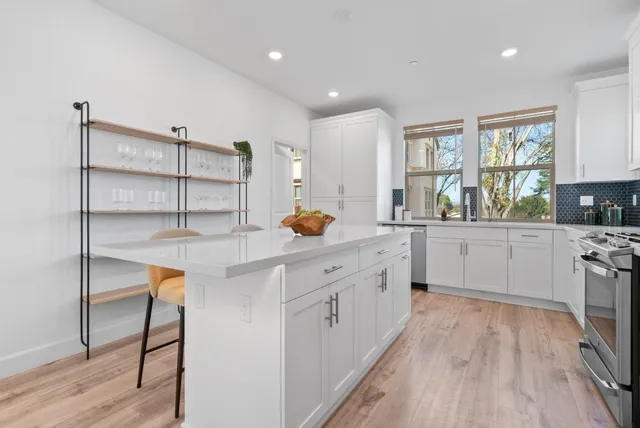 $1,975,000 | 1070 Darwin Terrace, Unit 4, Sunnyvale, CA 94085