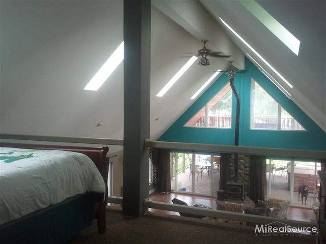 6201 Pointe Tremble Road Algonac, MI 48001 - Photo 7 of 11 31156978-6.JPG