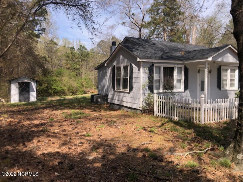 573 East Washington Street Rockingham, NC 28379 - Photo 3 of 18 573 E Washinton St Ext Front Side View