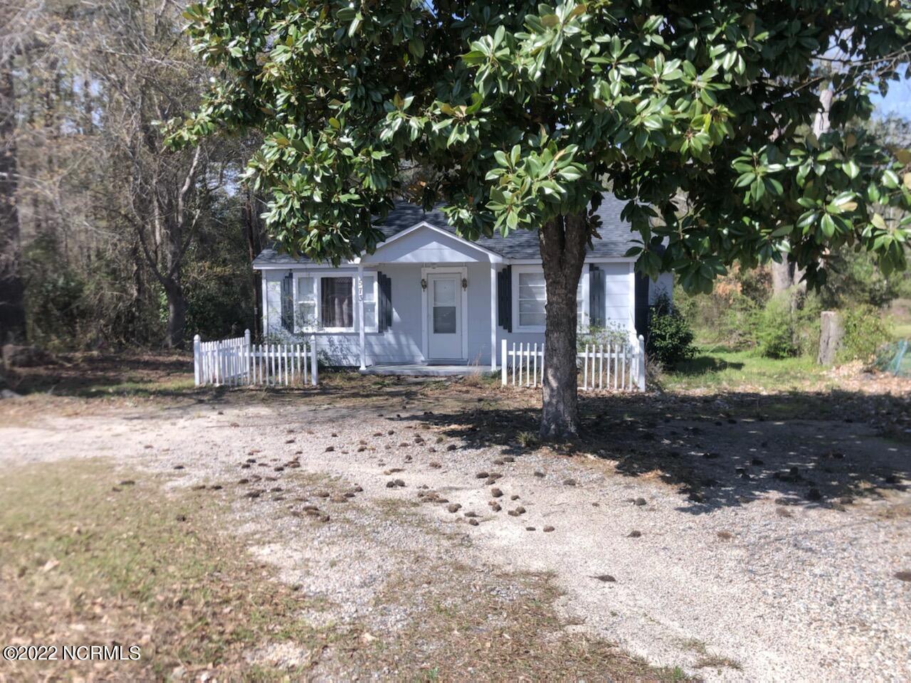 573 East Washington Street Rockingham, NC 28379 - Photo 4 of 18 573 E Washington St Ext Front Yard