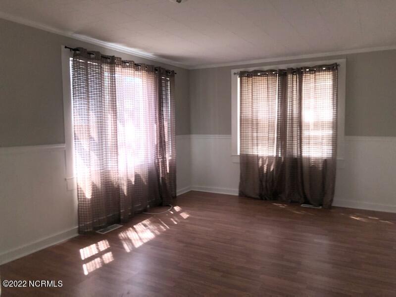 573 East Washington Street Rockingham, NC 28379 - Photo 8 of 18 573 E Washington St Ext Living Room Pt 2