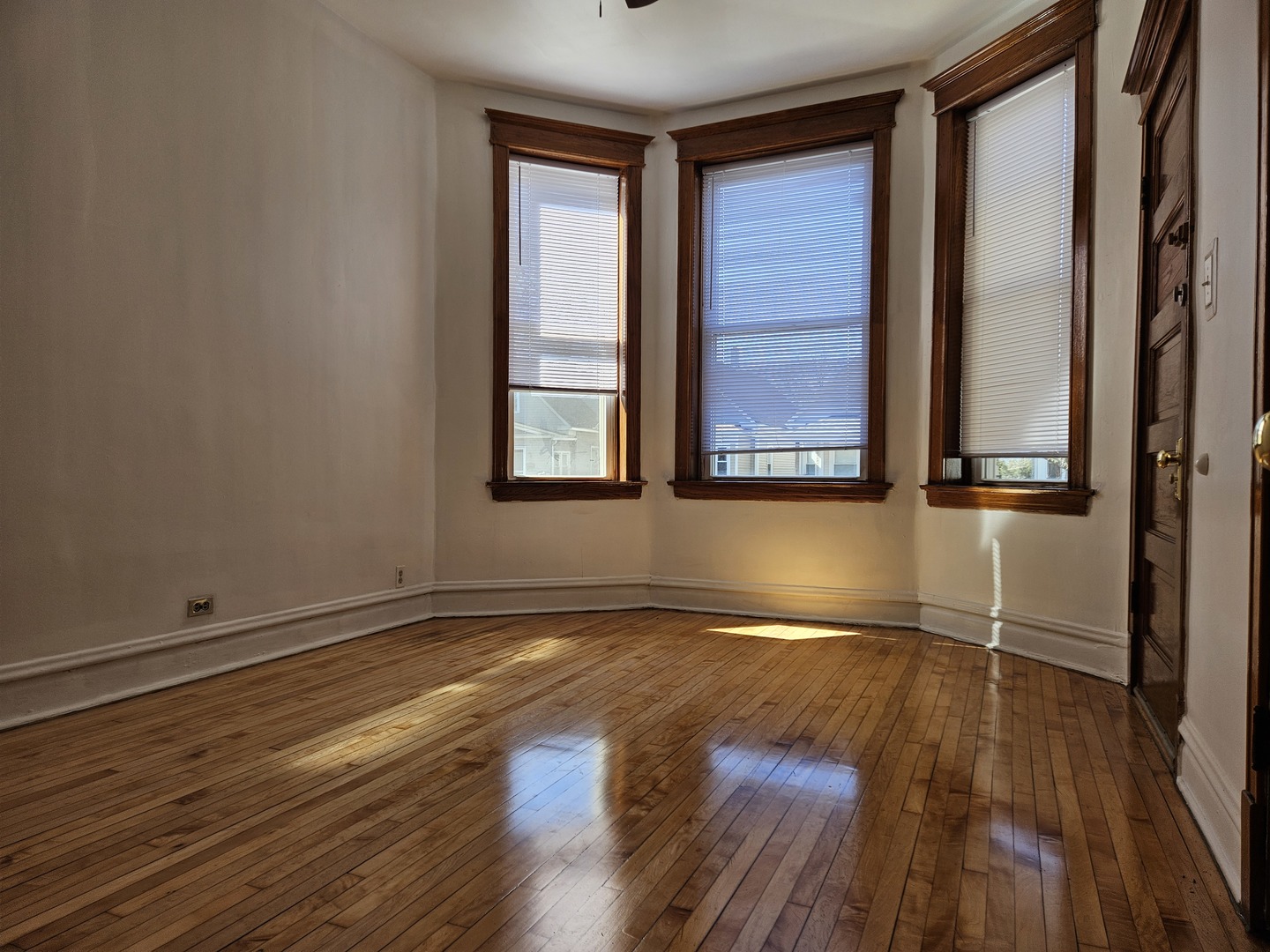 4543 North Keystone Avenue, Unit 2 Chicago, IL 60630 - Photo 3 of 10