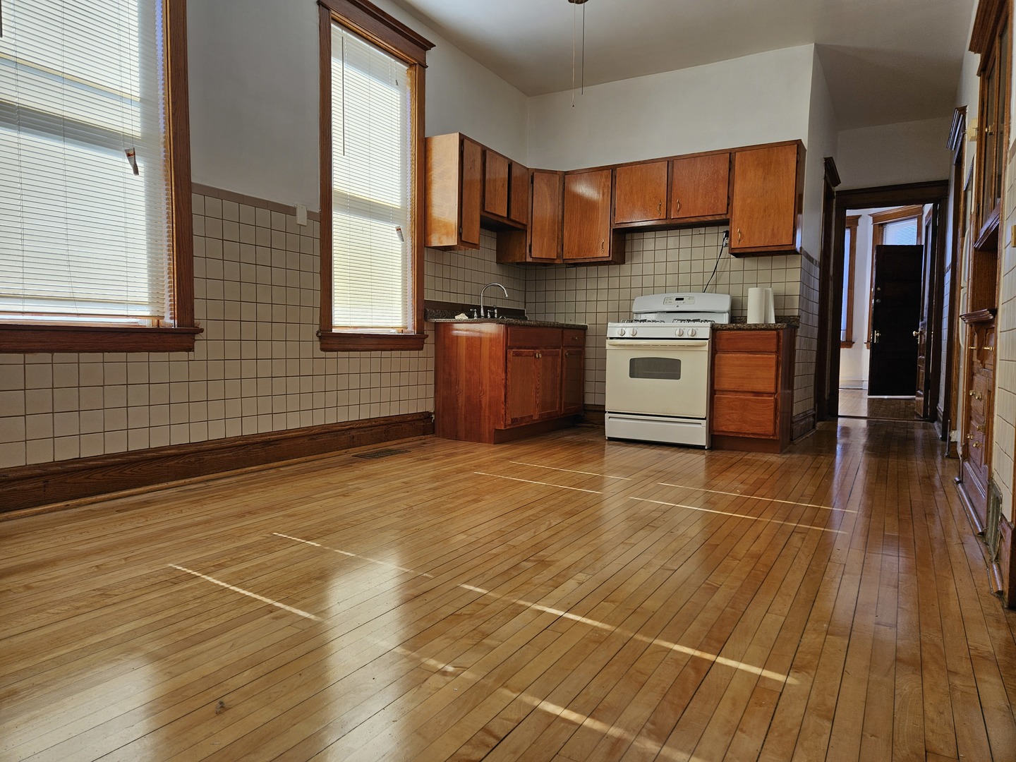 4543 North Keystone Avenue, Unit 2 Chicago, IL 60630 - Photo 5 of 10