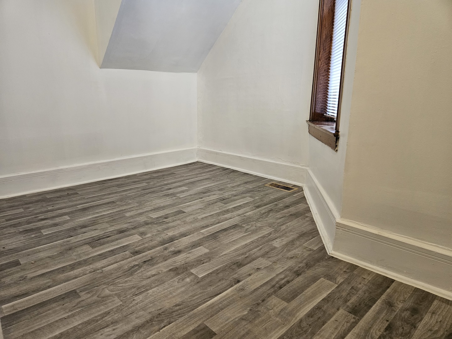 4543 North Keystone Avenue, Unit 2 Chicago, IL 60630 - Photo 7 of 10