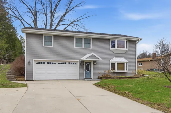 $549,900 | 795 South Main Street, Saukville, WI 53080