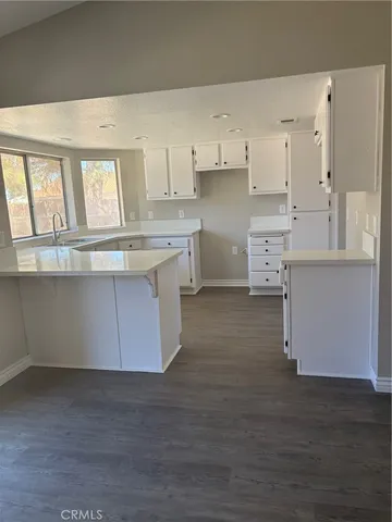 $3,000 | 37543 Royal Court, Palmdale, CA 93552