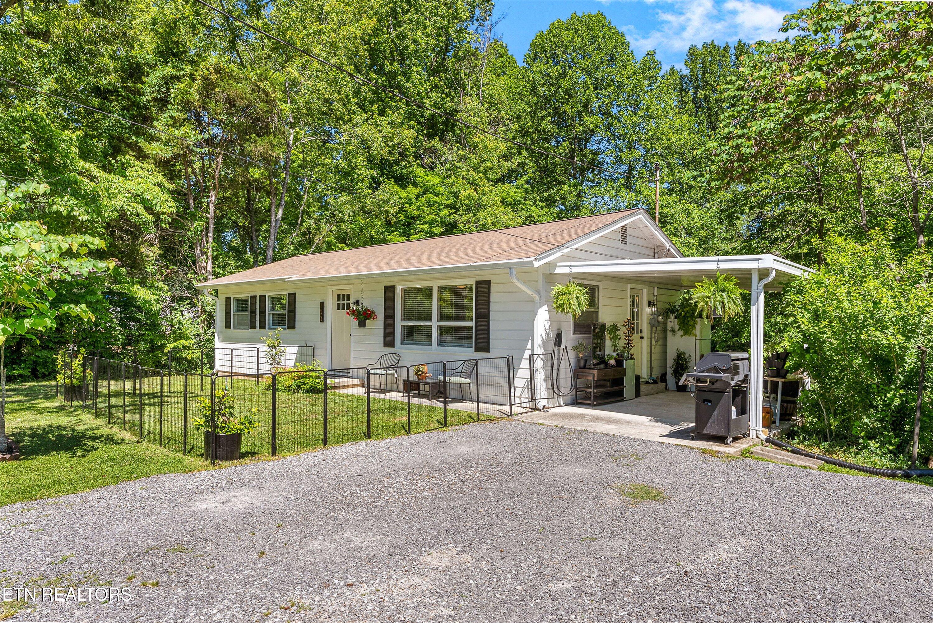 103 Loyola Lane Oak Ridge, TN 37830 - Photo 2 of 36 02-Front A2