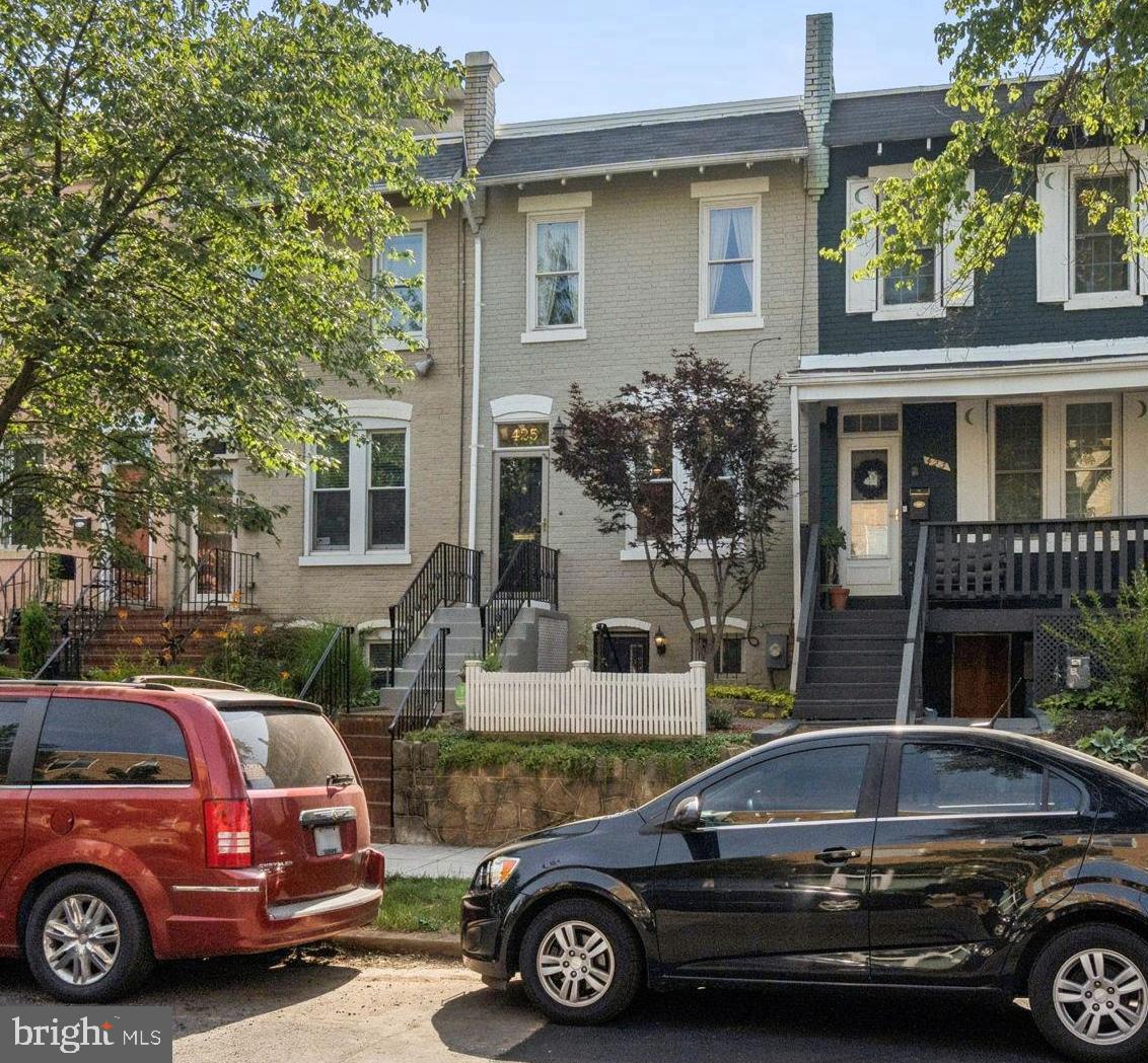 425 16th Street Southeast Washington, DC 20003 - Photo 2 of 58 425 is the lovely Federal home in the center