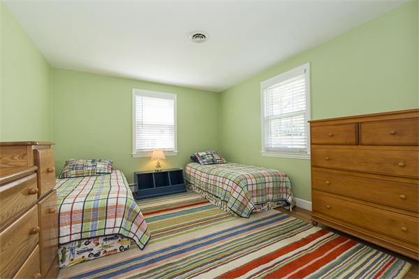 11 Magnolia Road Melrose, MA 02176 - Photo 9 of 18 Gallery Image 9