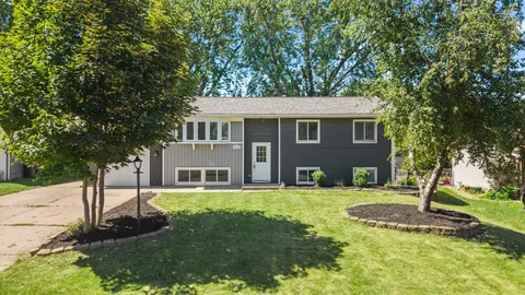 $385,000 | 2090 Carnelian Lane, Eagan, MN 55122