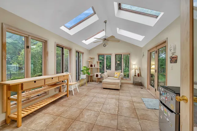 $369,900 | 1206 Pleasant Knoll Drive, Joliet, IL 60435