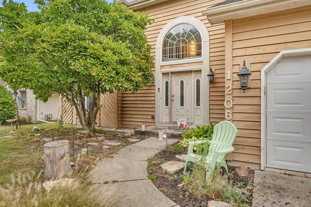 $369,900 | 1206 Pleasant Knoll Drive, Joliet, IL 60435