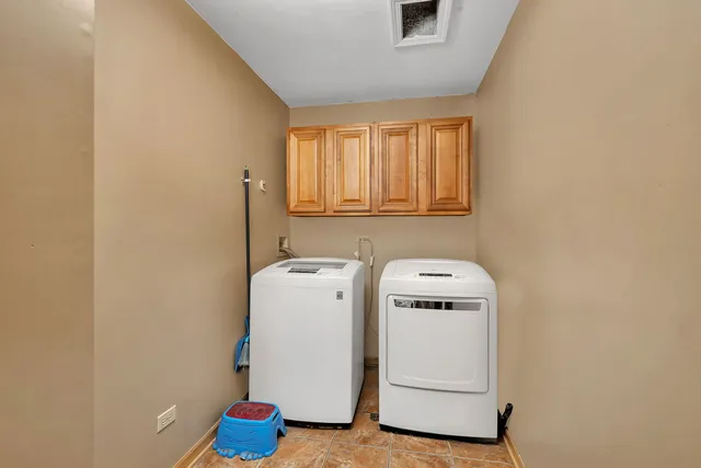 $369,900 | 1206 Pleasant Knoll Drive, Joliet, IL 60435