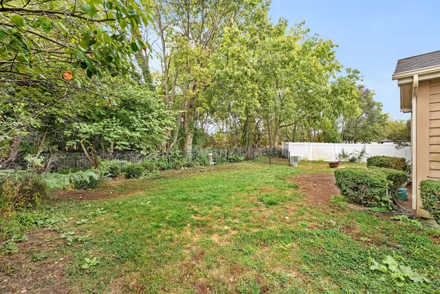 $369,900 | 1206 Pleasant Knoll Drive, Joliet, IL 60435