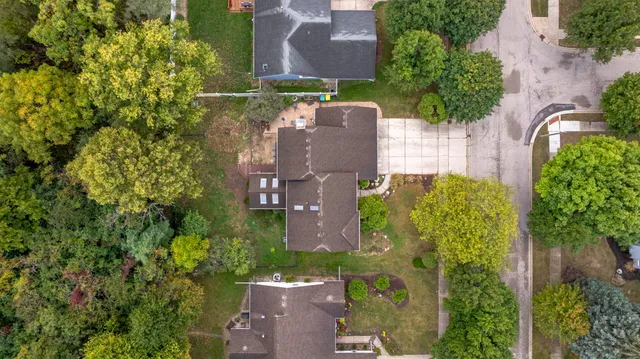 $369,900 | 1206 Pleasant Knoll Drive, Joliet, IL 60435