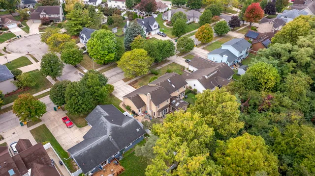 $369,900 | 1206 Pleasant Knoll Drive, Joliet, IL 60435