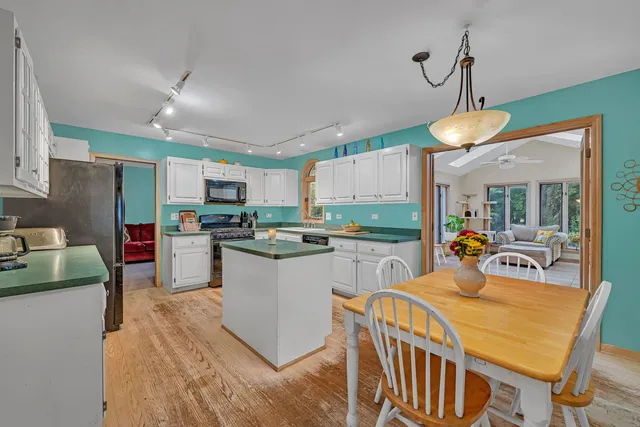 $369,900 | 1206 Pleasant Knoll Drive, Joliet, IL 60435