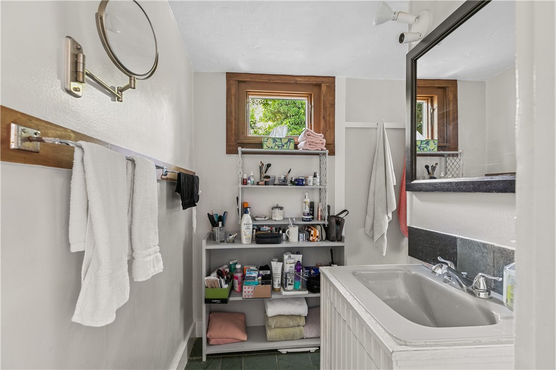 20 Anthony Street Newport, RI 02840 - Photo 21 of 49