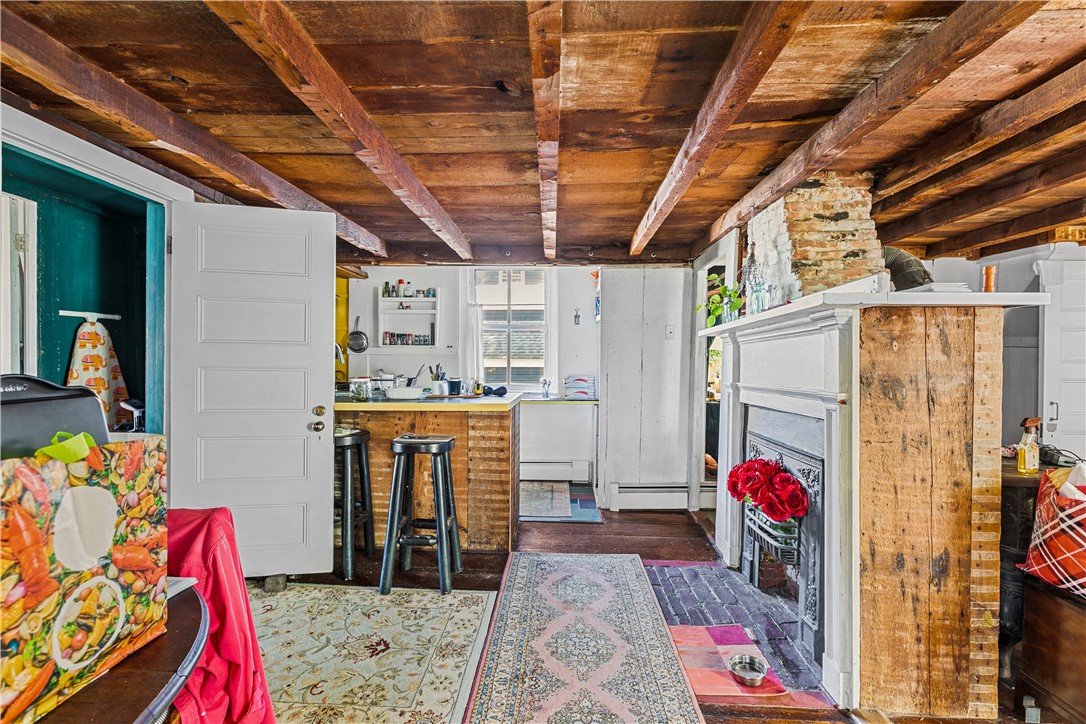 20 Anthony Street Newport, RI 02840 - Photo 5 of 49